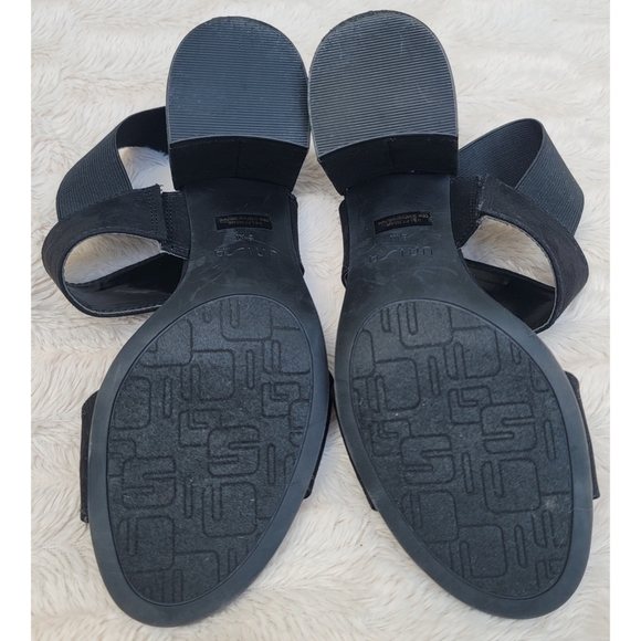 Unisa Audrey Black Block Heel Sandals - Picture 15 of 16